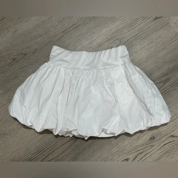 NEW Revolve Clothing White Mini Bubble Skirt / Skort - Size XS - RETAILS $128 - Picture 4 of 8
